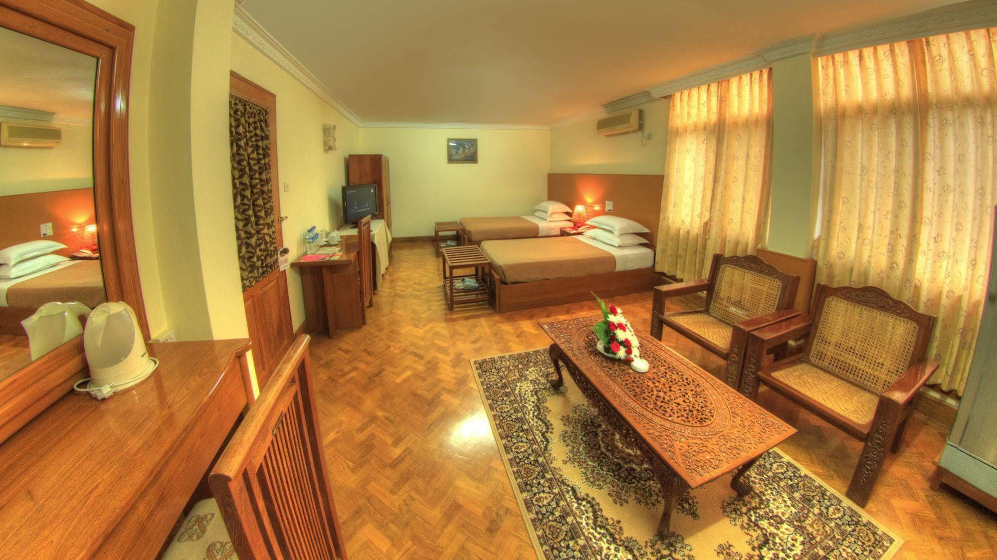 Nadi Myanmar Hotel Mandalay Exterior foto